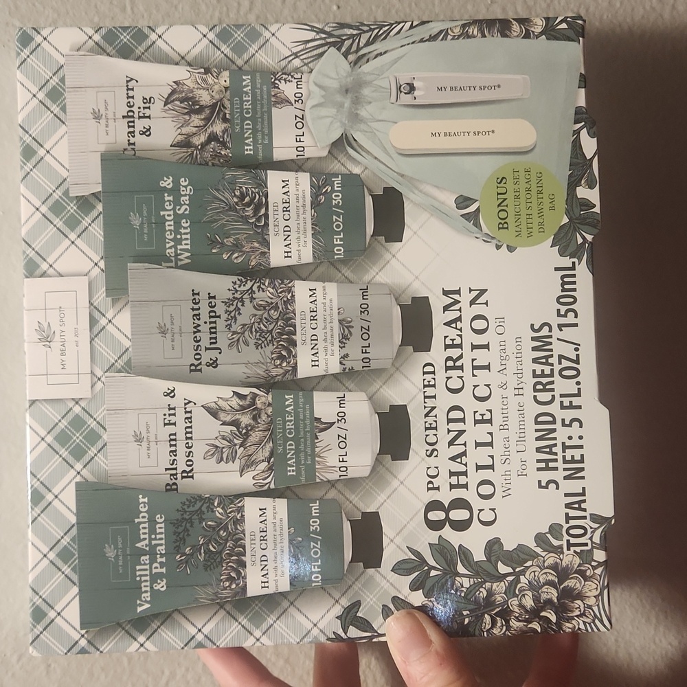 🏂SKI MARKET❄️8-Piece Scented Hand Cream Collection - Picture 2 of 2